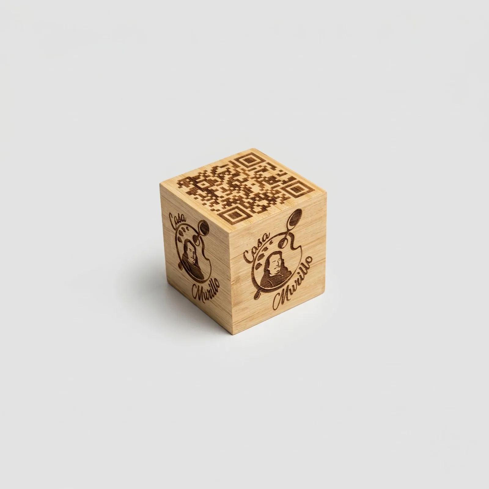 Cubo QR Reseñas Google con grabado láser Casa Murillo. 4c1c.